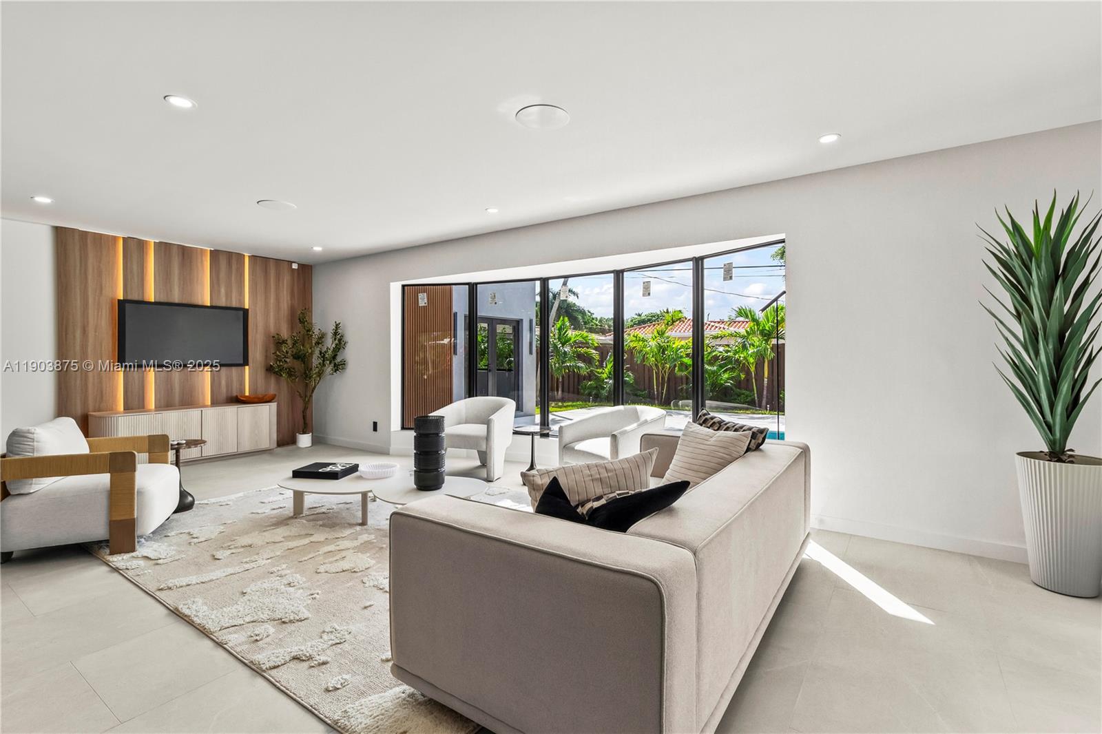 IMPERIAL POINT 2 SEC - Residential