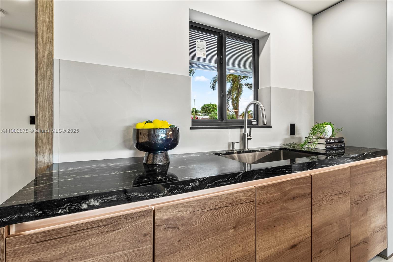 IMPERIAL POINT 2 SEC - Residential