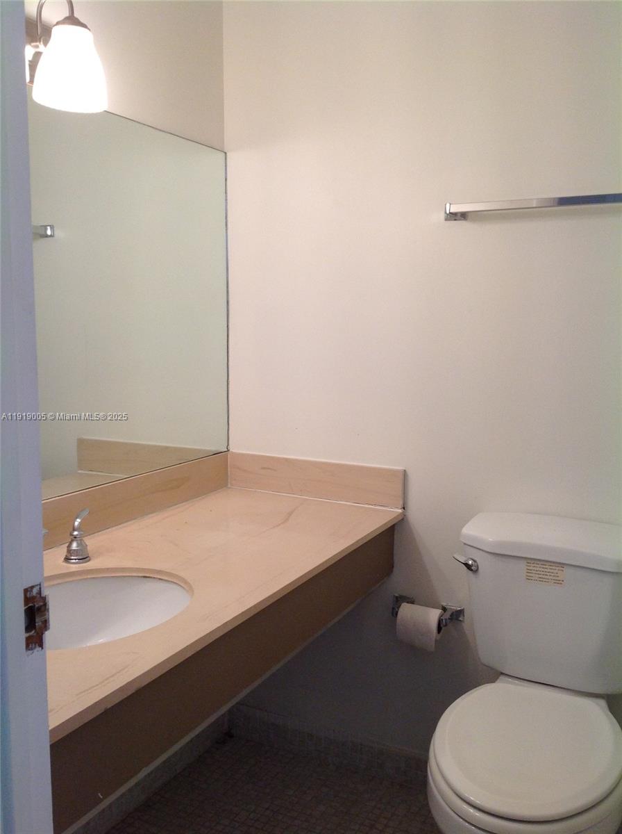 HEMISPHERES CONDO - Residential Lease