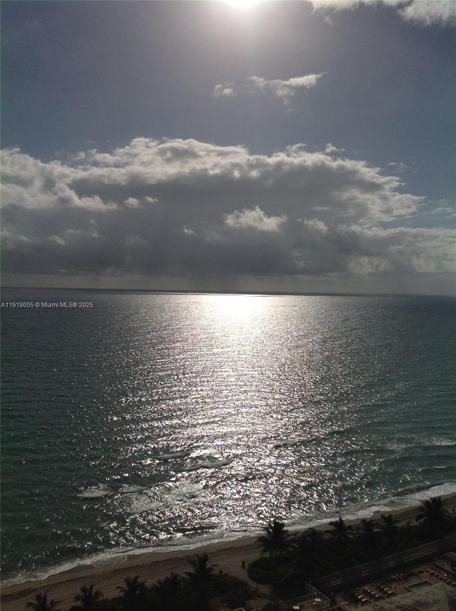 HEMISPHERES CONDO - Residential Lease