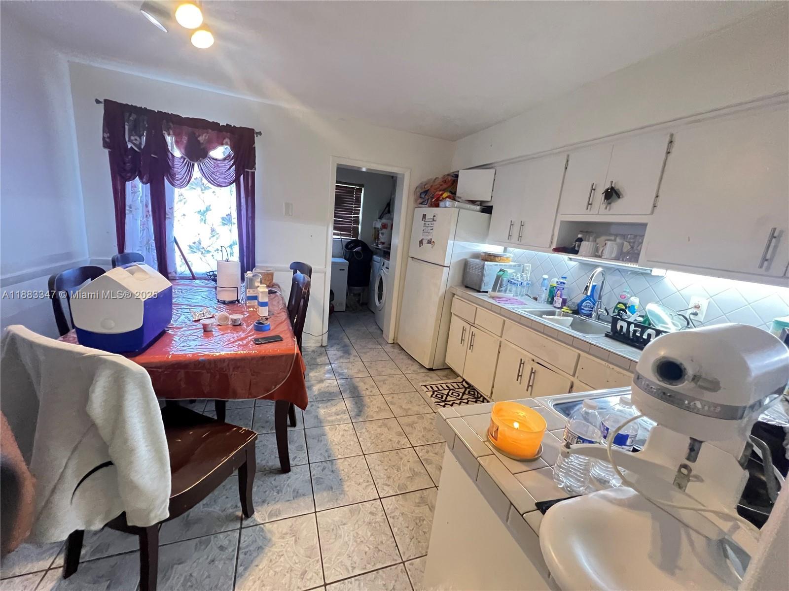 FLORAL HEIGHTS - Residential Income