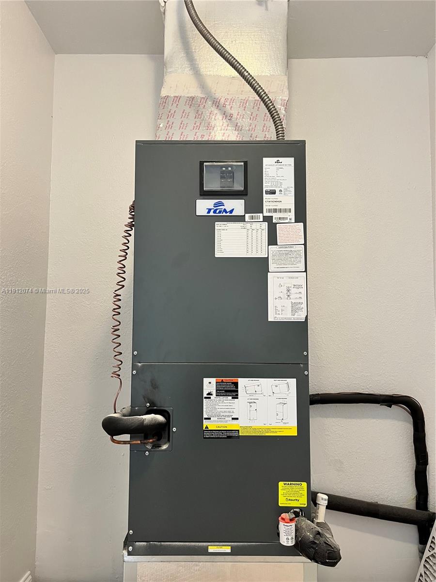 ROYAL PALMS PARK SEC 1 - Residential Lease