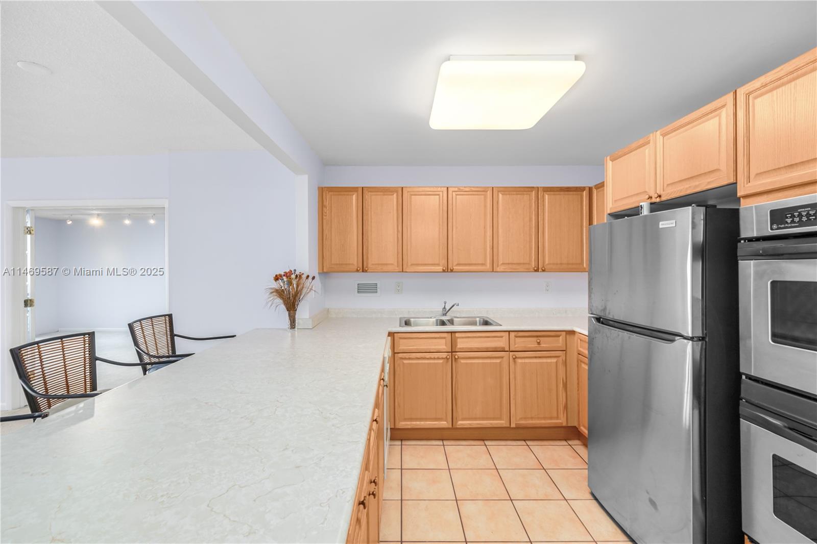 RONEY PALACE CONDO - Residential