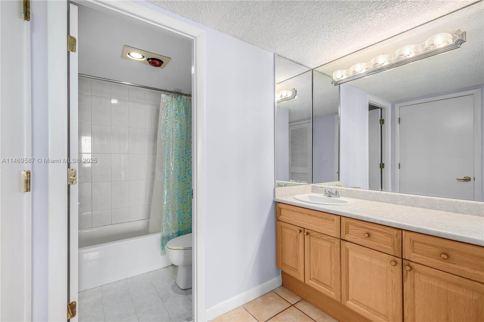 RONEY PALACE CONDO - Residential