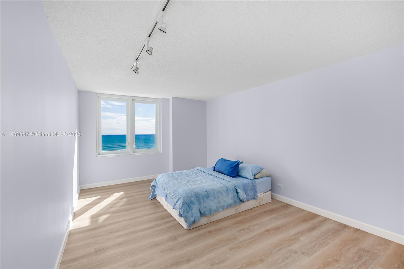 RONEY PALACE CONDO - Residential