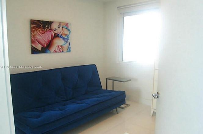 PARAMOUNT BAY CONDO - Residential Lease