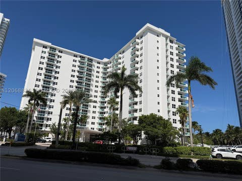 Photo of 3001 S Ocean Dr #421, Hollywood, FL 33019 (MLS # A12068836)