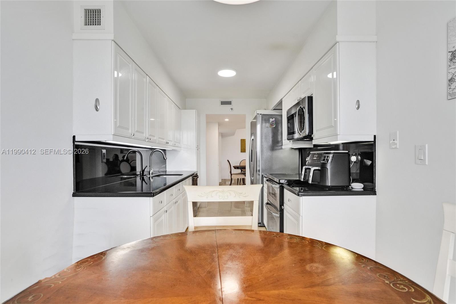 HARBOR TWS AT THE WATERWA - Residential