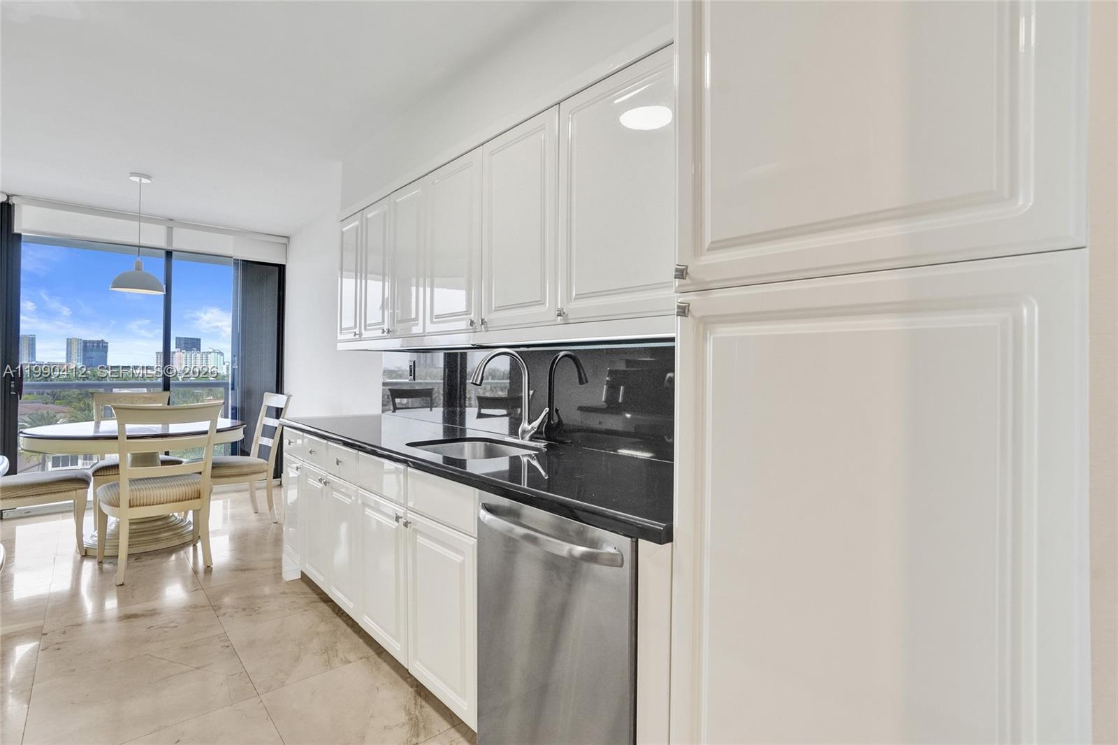 HARBOR TWS AT THE WATERWA - Residential