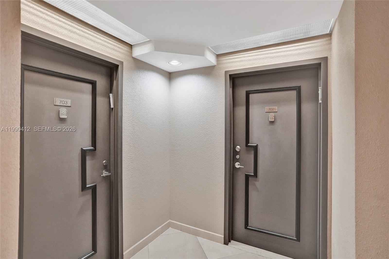 HARBOR TWS AT THE WATERWA - Residential