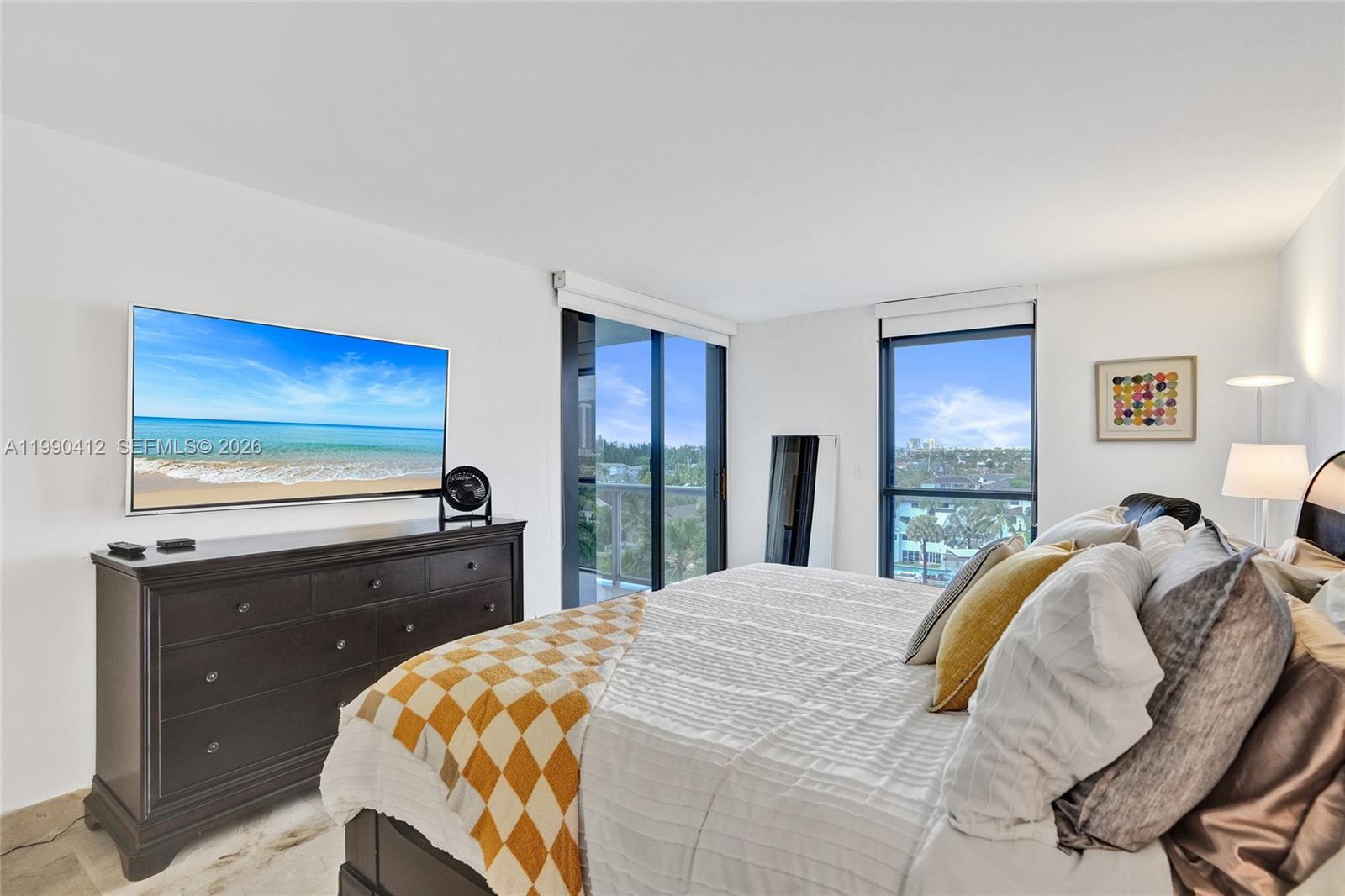 HARBOR TWS AT THE WATERWA - Residential