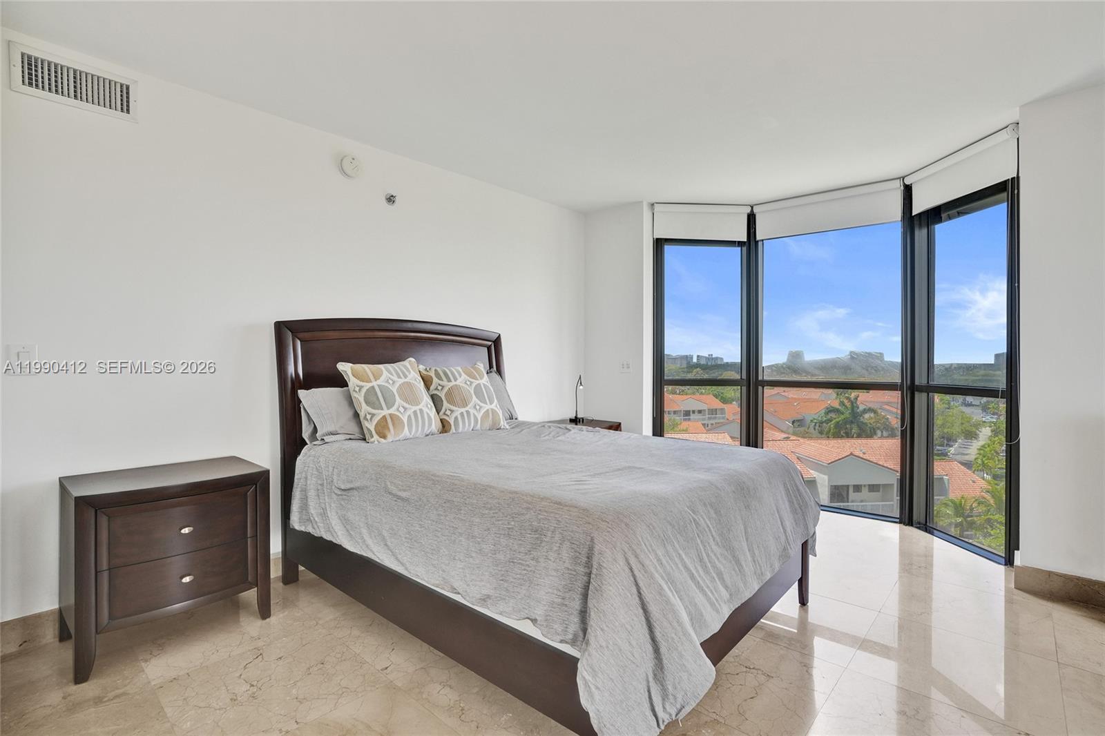 HARBOR TWS AT THE WATERWA - Residential