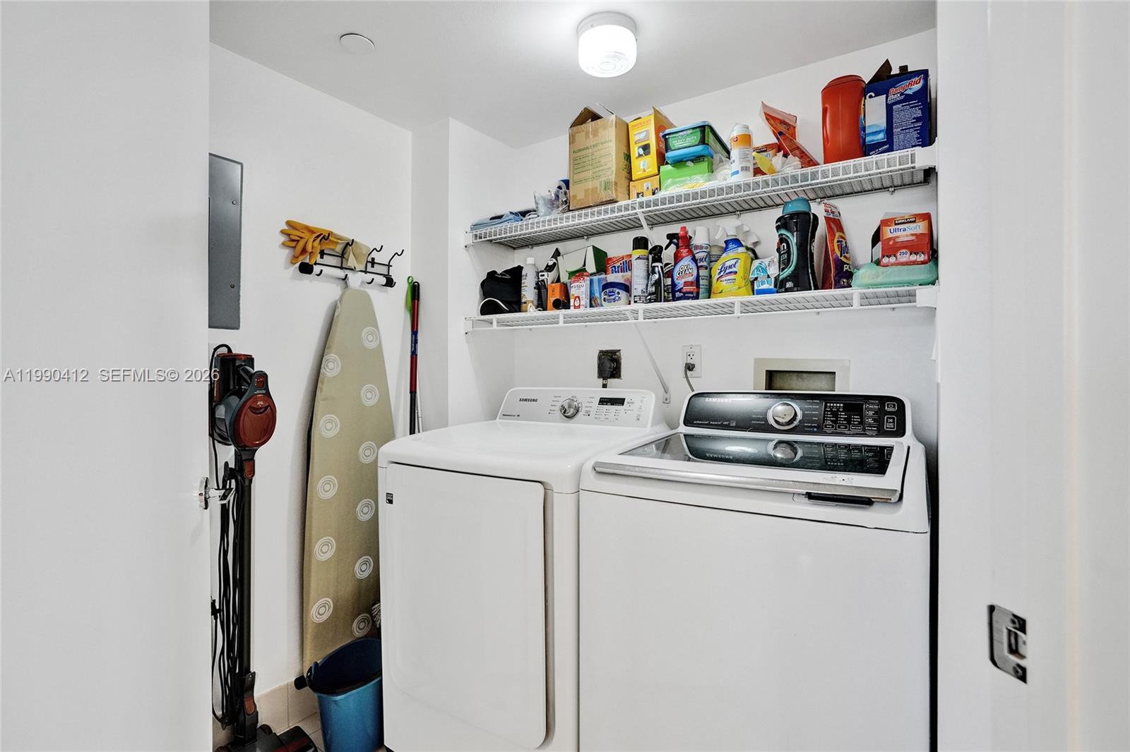 HARBOR TWS AT THE WATERWA - Residential