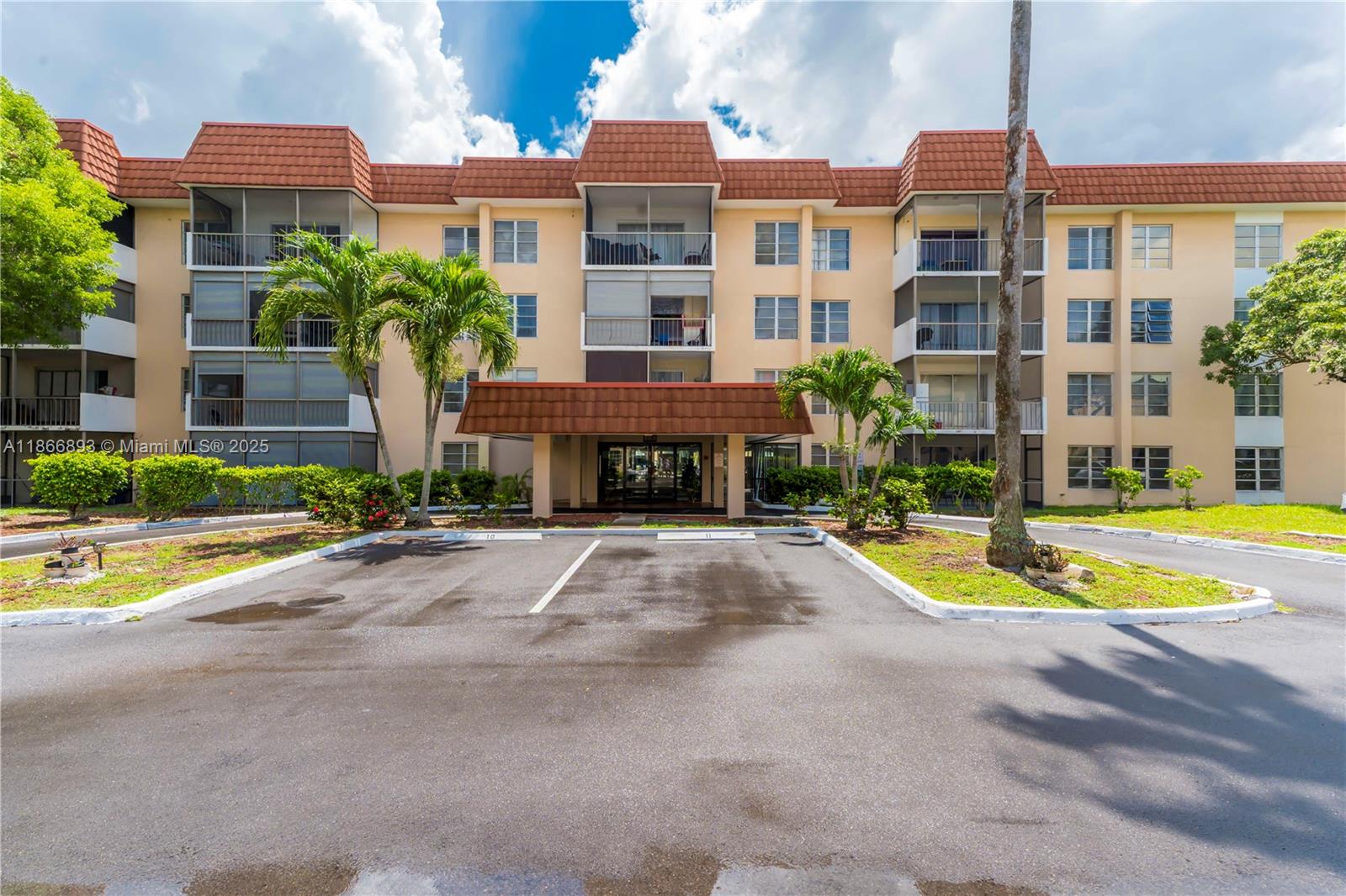 Move-in ready 2/2 corner unit.Oversized windows provides plenty of natural light. Large bedrooms with walk-in closet for the main. Spacious balcony for quiet evenings. Washer /dryer, dishwasher, tile flooring through out. Your next home awaits.