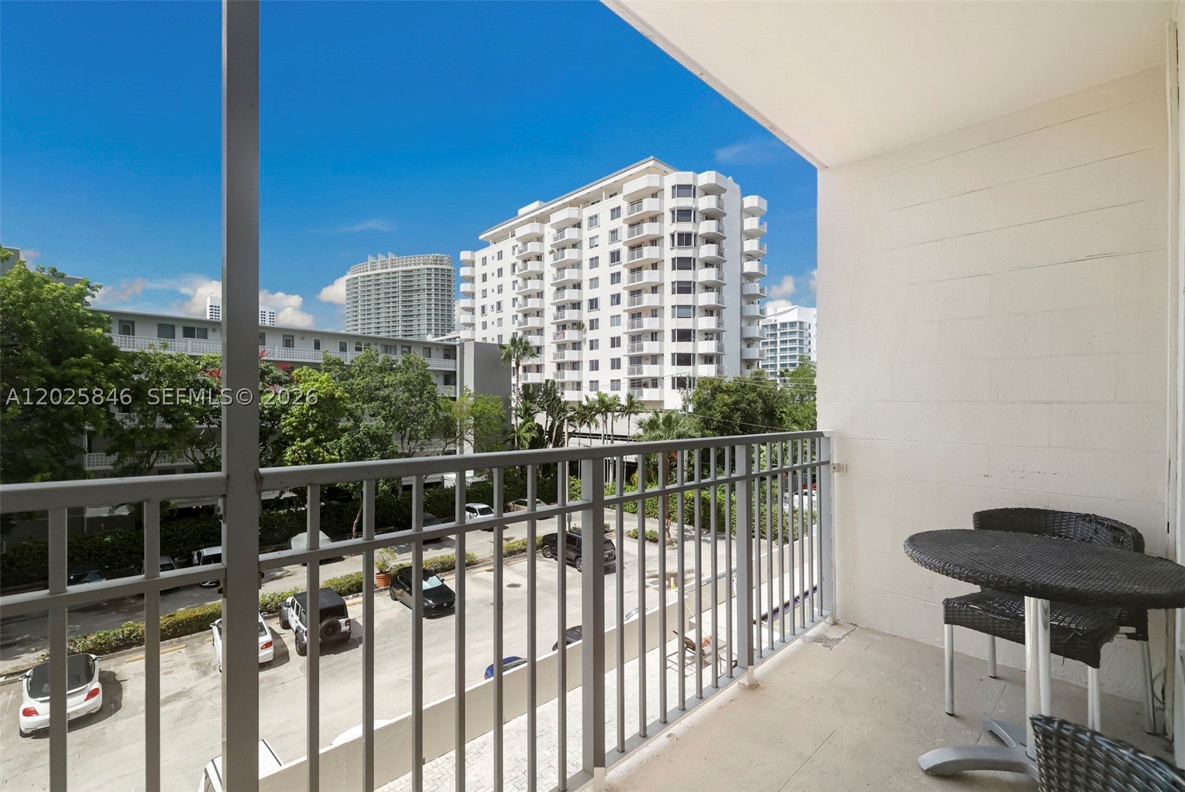 1300 Lincoln Rd B402