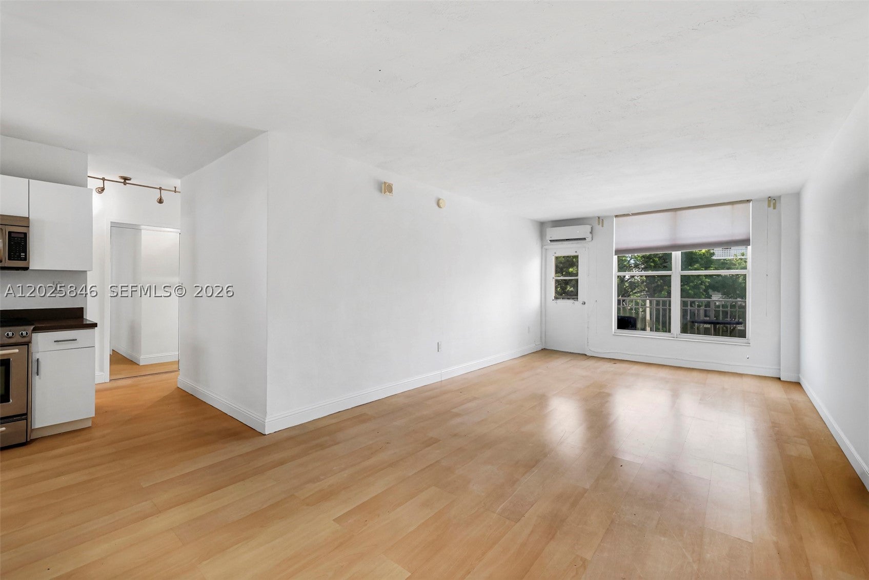 1300 Lincoln Rd B402