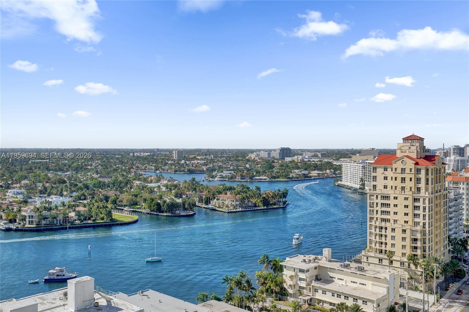 CASTILLO GRAND RESIDENCES - Residential