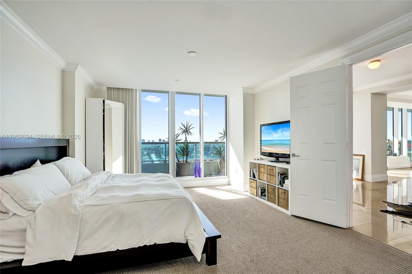 CASTILLO GRAND RESIDENCES - Residential