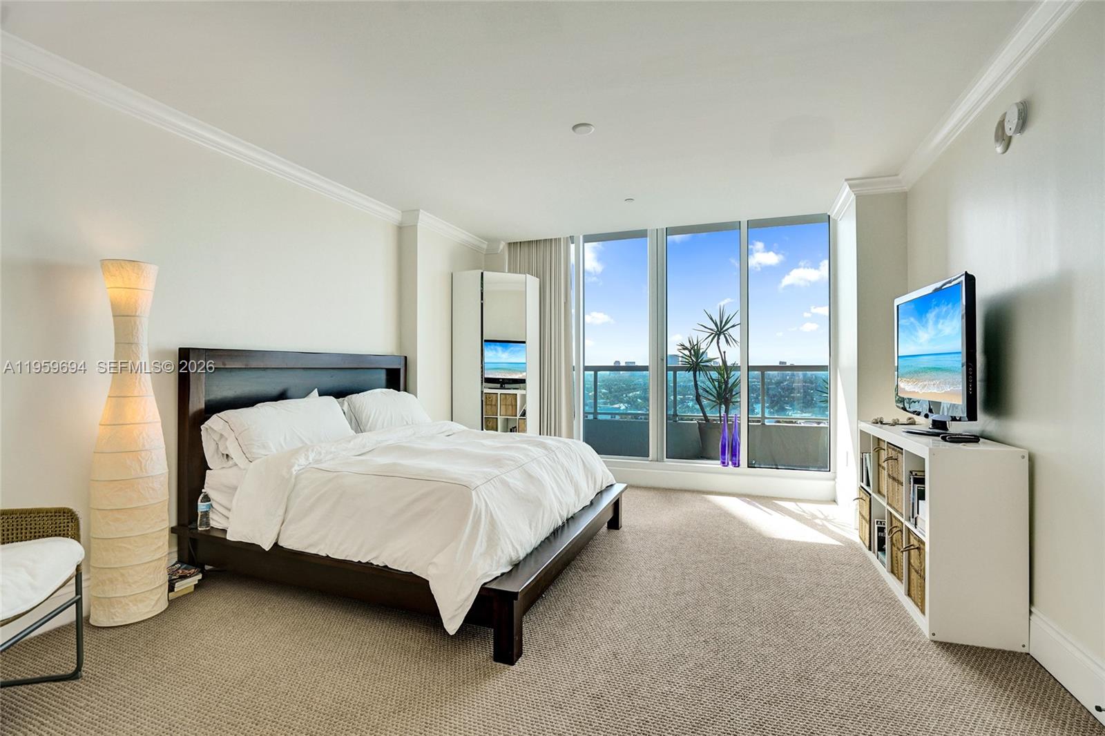 CASTILLO GRAND RESIDENCES - Residential