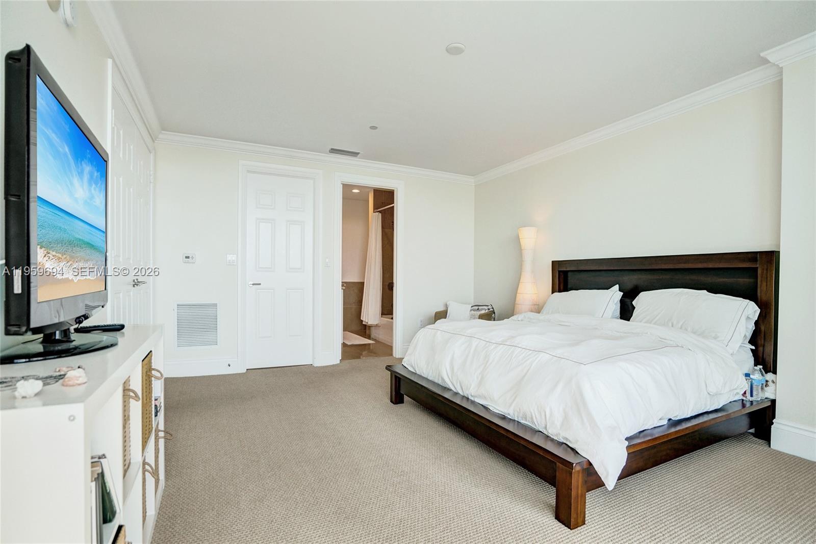 CASTILLO GRAND RESIDENCES - Residential