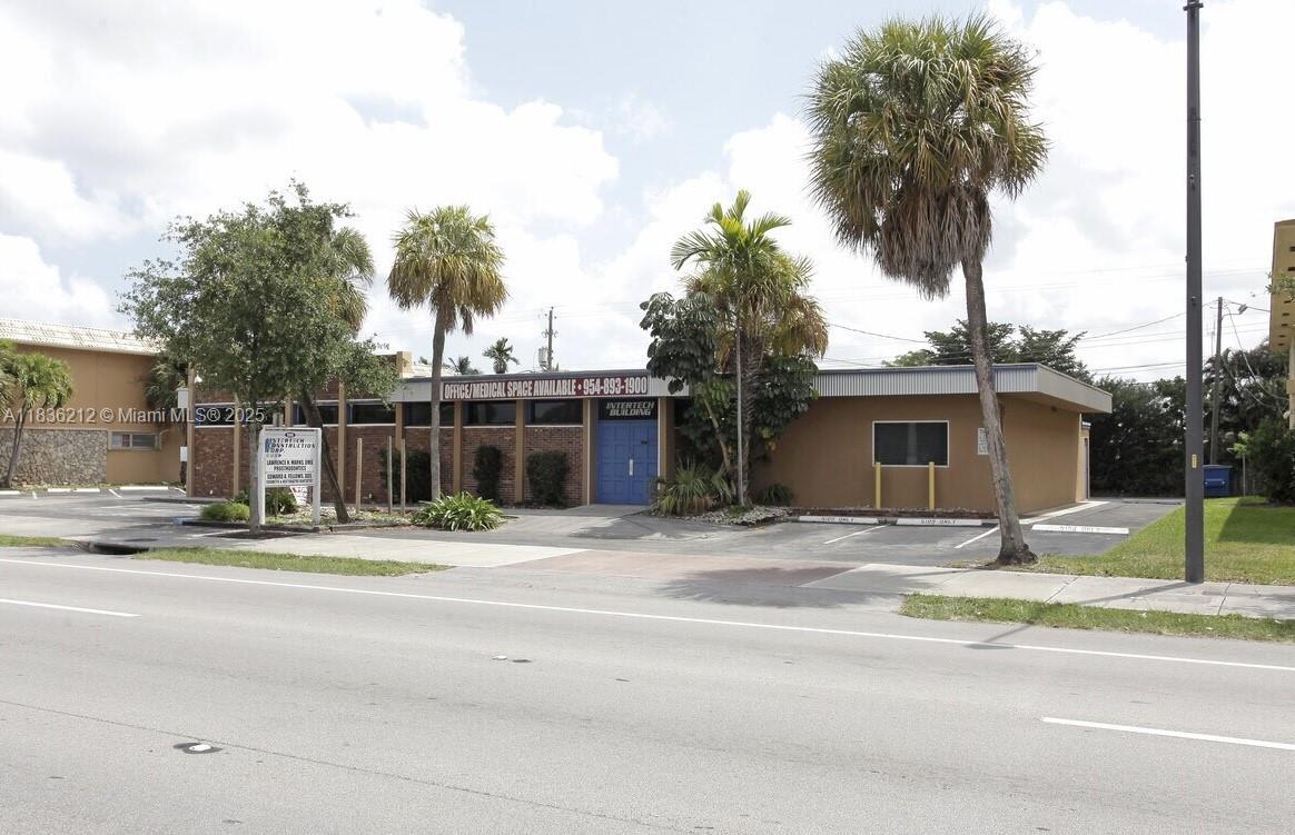 PRIME LEASE OPPORTUNITY! Recently updated professional office space located directly on Hollywood Blvd. Features include new flooring, fresh paint, updated lighting, 1 reception area, 6 private offices, 1 bathroom, and a kitchen. Plenty of dedicated parking is available for the building. Ideal for professional or medical use (medical build-out required). Previously used for water testing. Great visibility and central location—perfect for law, medical, or other office users!