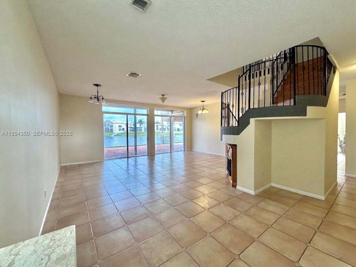 TOWNGATE - Residential