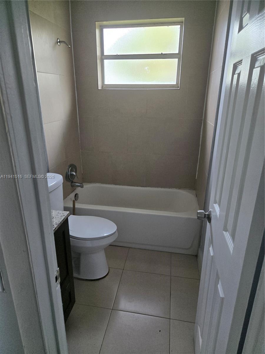 LAKE SIDE - Residential Income