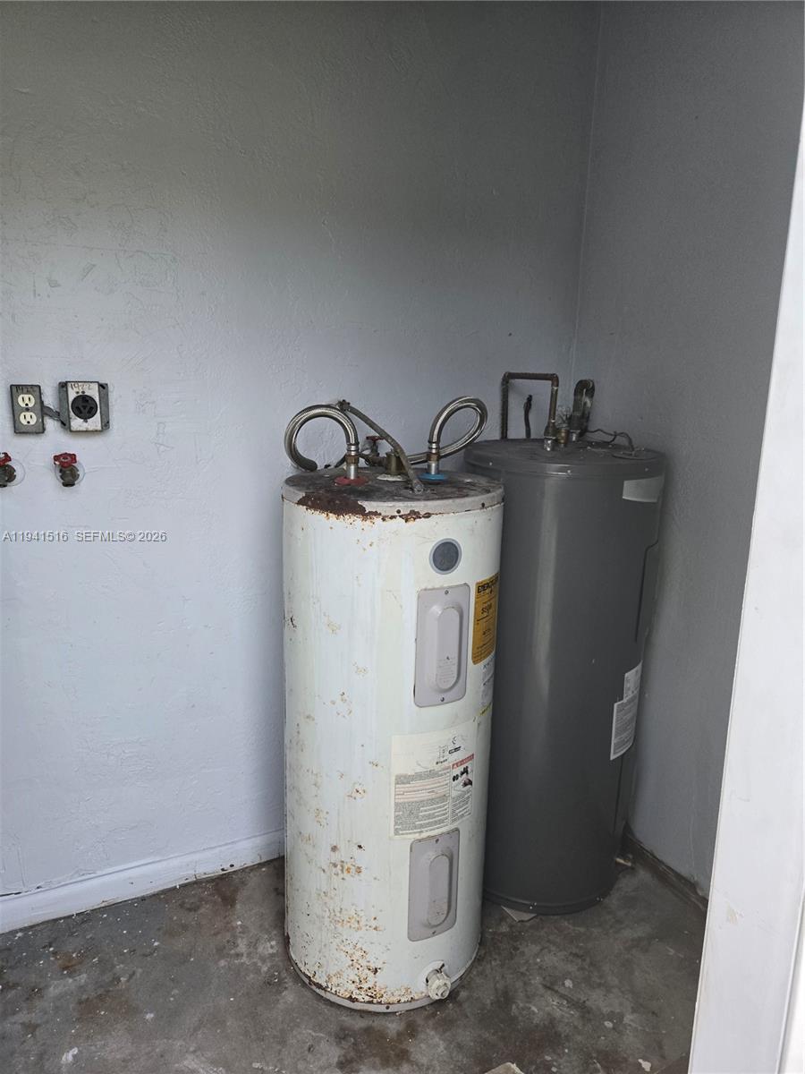 LAKE SIDE - Residential Income