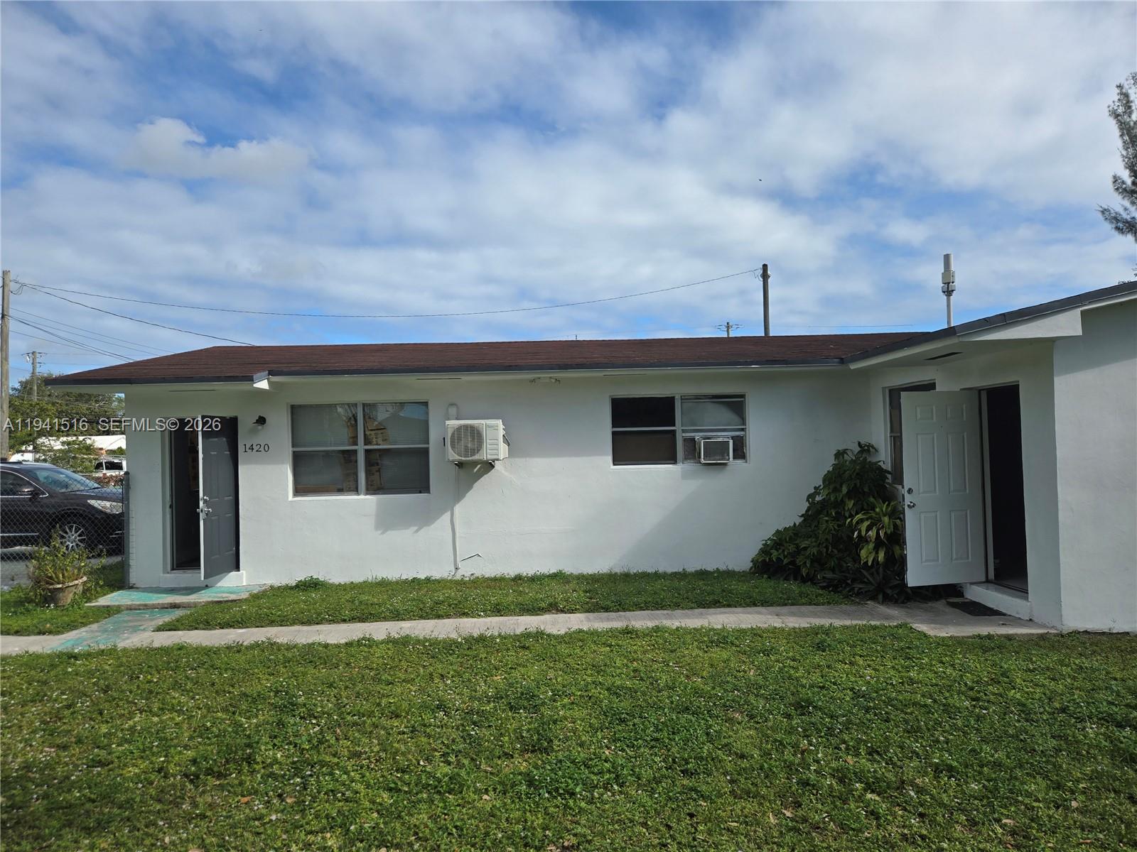 LAKE SIDE - Residential Income