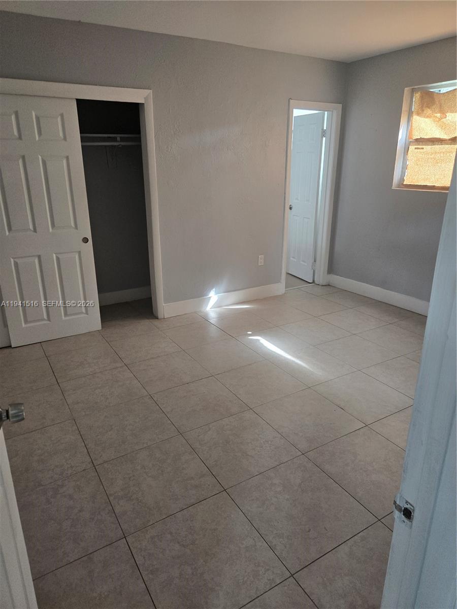 LAKE SIDE - Residential Income