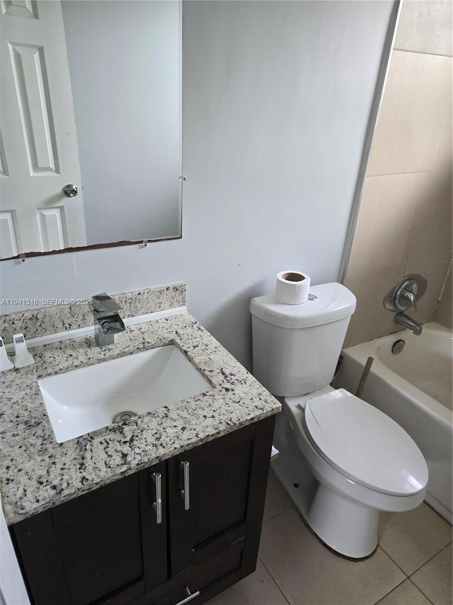 LAKE SIDE - Residential Income