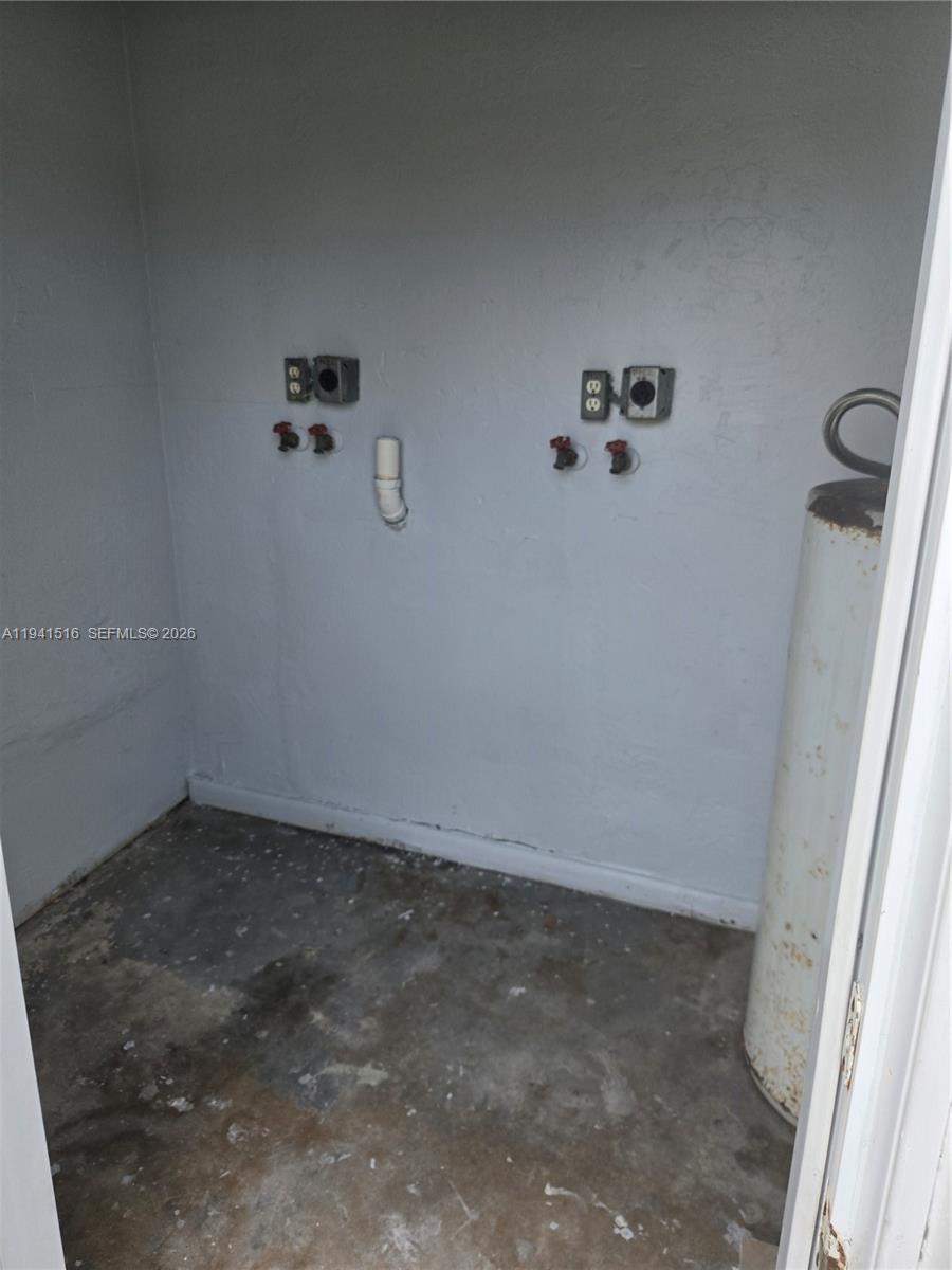 LAKE SIDE - Residential Income