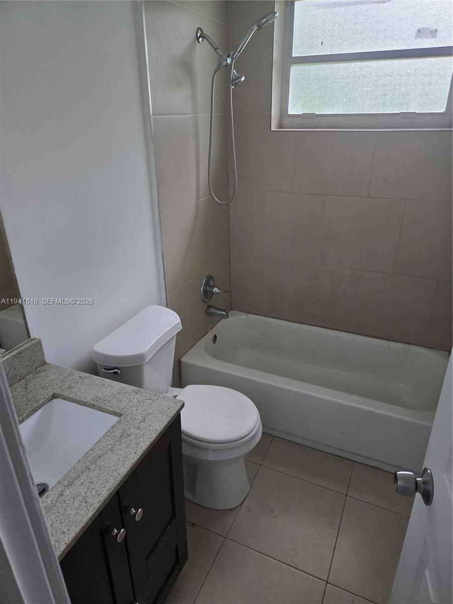 LAKE SIDE - Residential Income