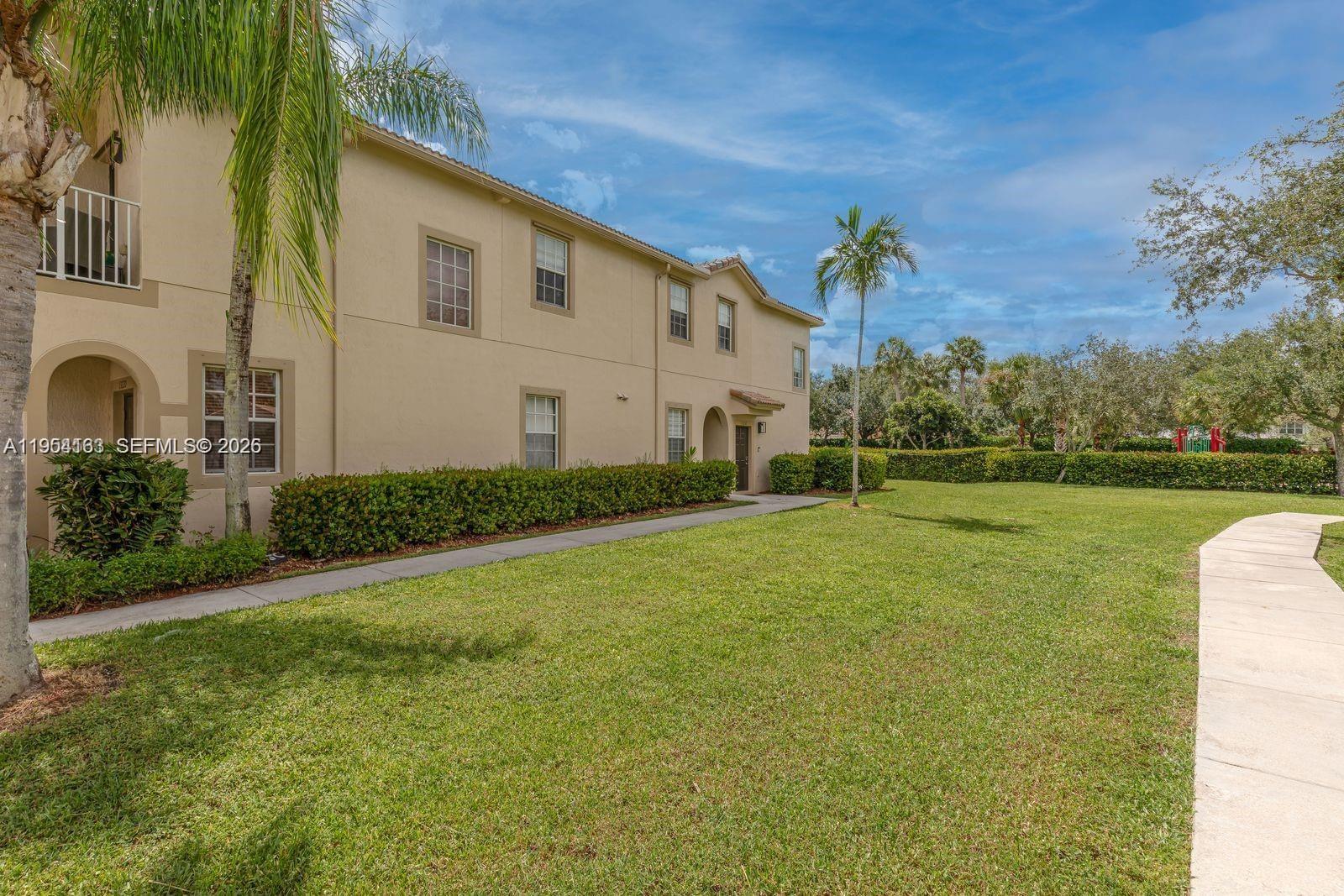 BANYAN BAY CONDO - Residential