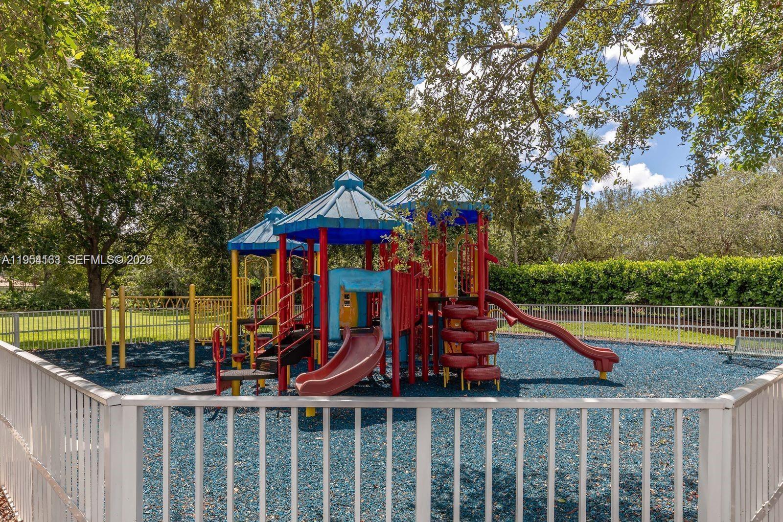 BANYAN BAY CONDO - Residential