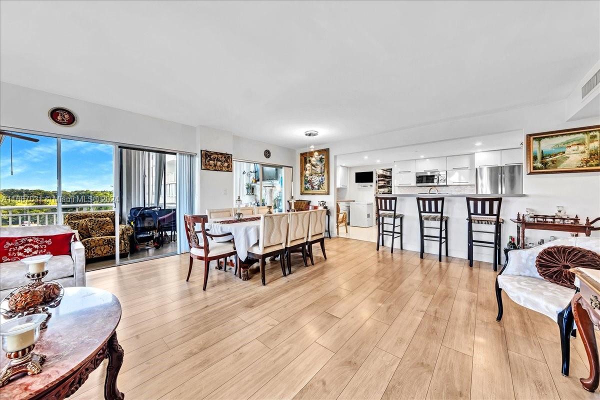 HILLCREST EAST NO 25 COND - Residential