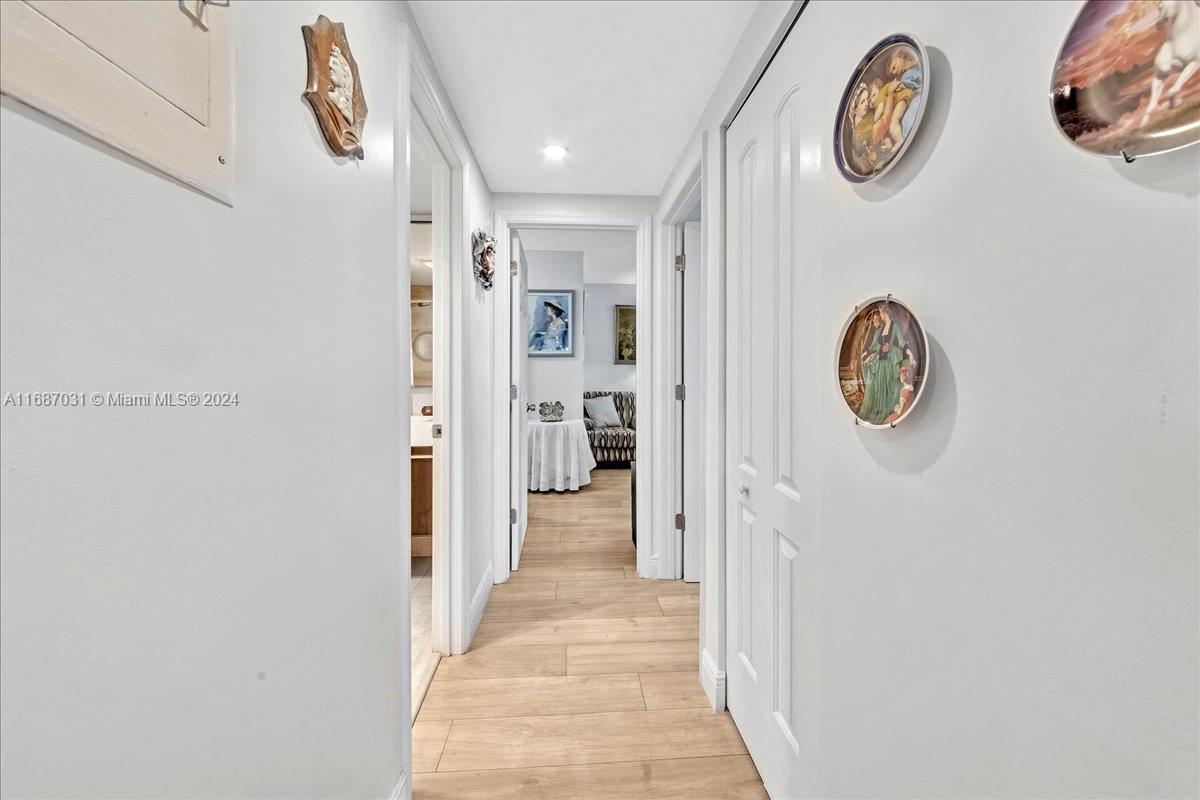 HILLCREST EAST NO 25 COND - Residential
