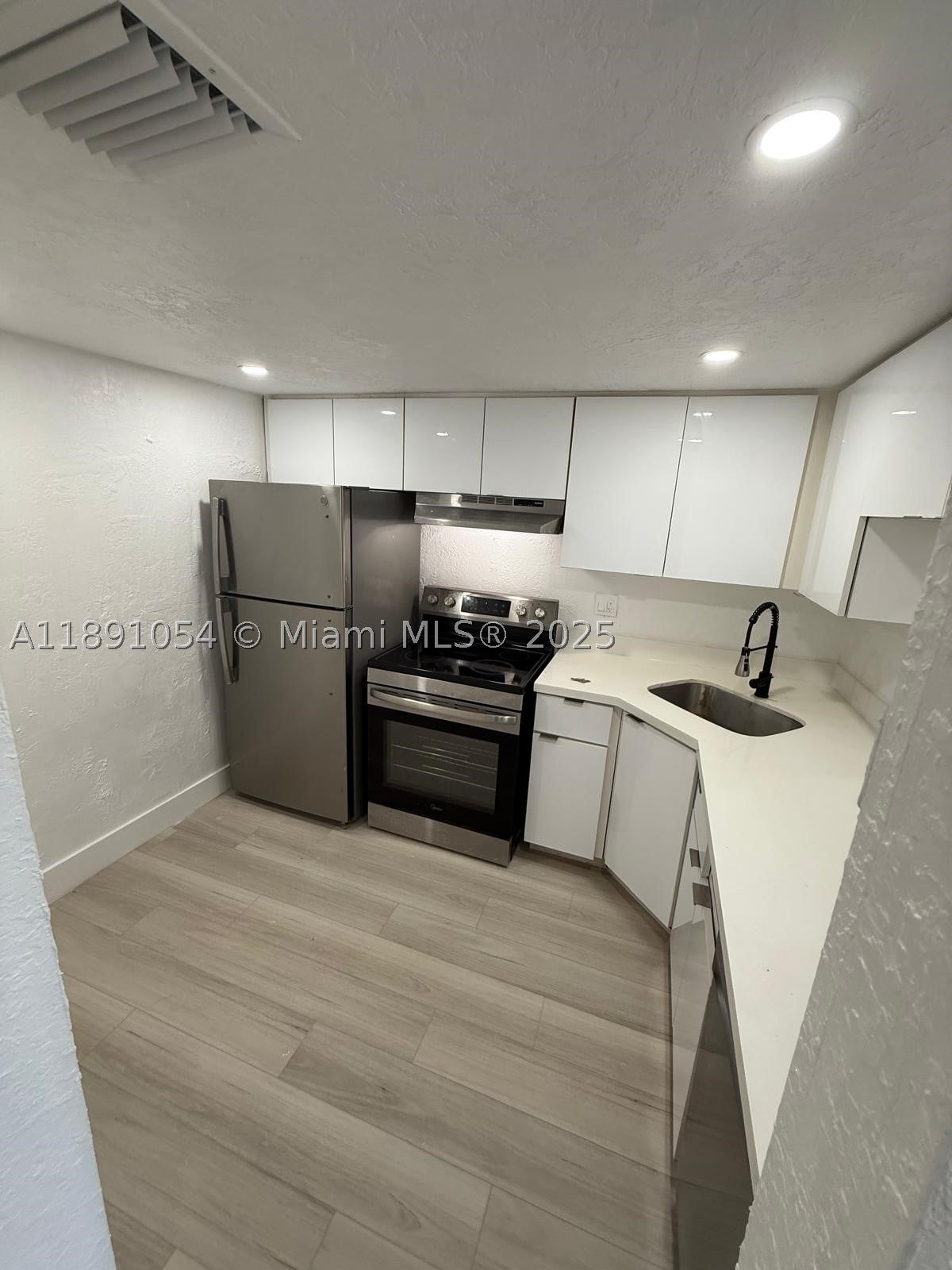 2655 NW 60th Way 195, Sunrise FL 33313