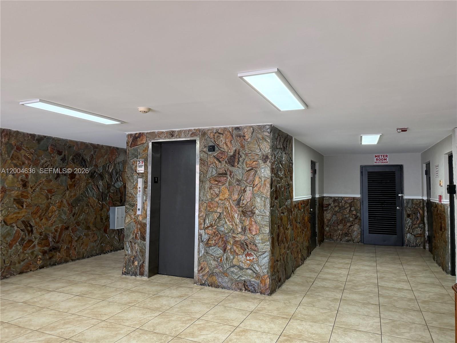 LANCASTER CONDO - Residential