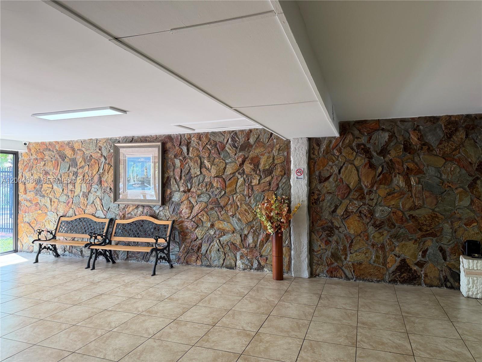 LANCASTER CONDO - Residential