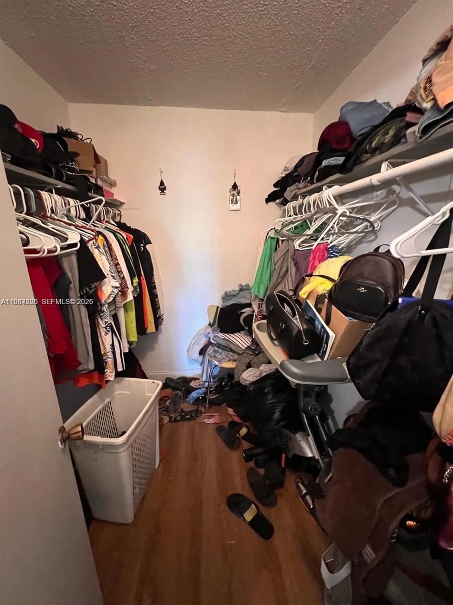 NARANJA LAKES CONDO NO 5 - Residential