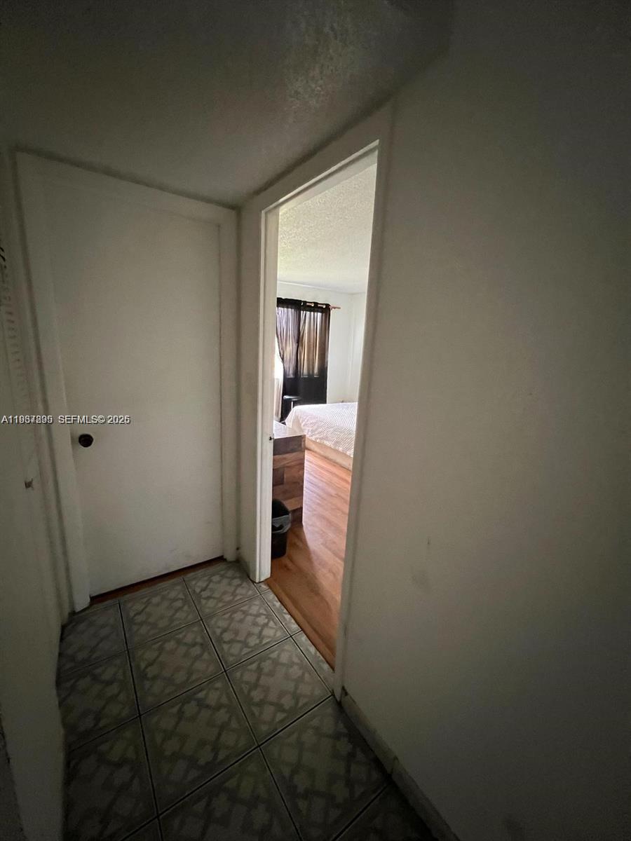 NARANJA LAKES CONDO NO 5 - Residential