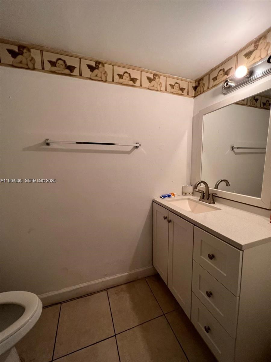 NARANJA LAKES CONDO NO 5 - Residential