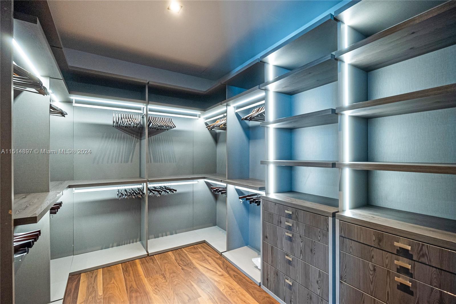 BRICKELLHOUSE CONDO - Residential