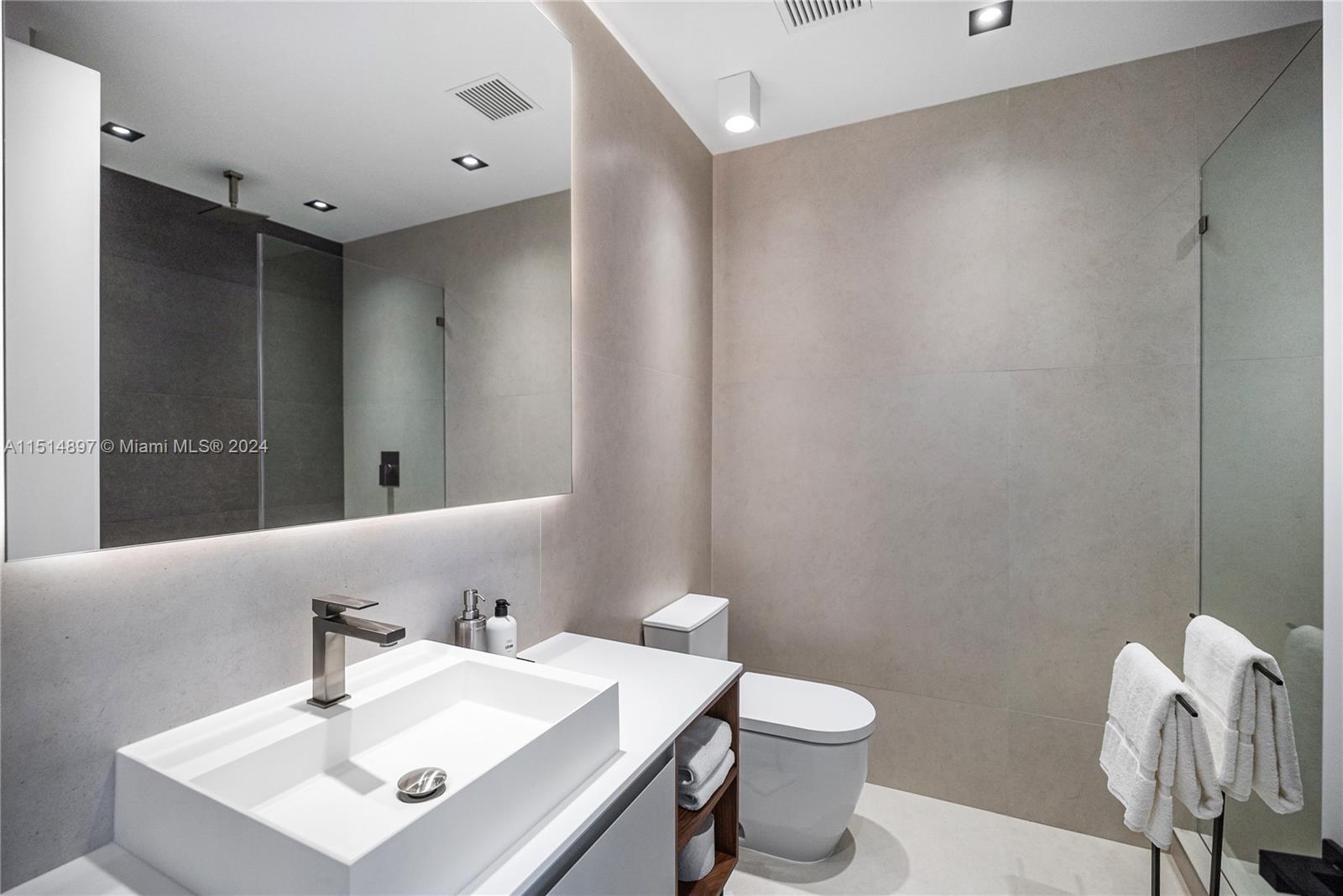 BRICKELLHOUSE CONDO - Residential