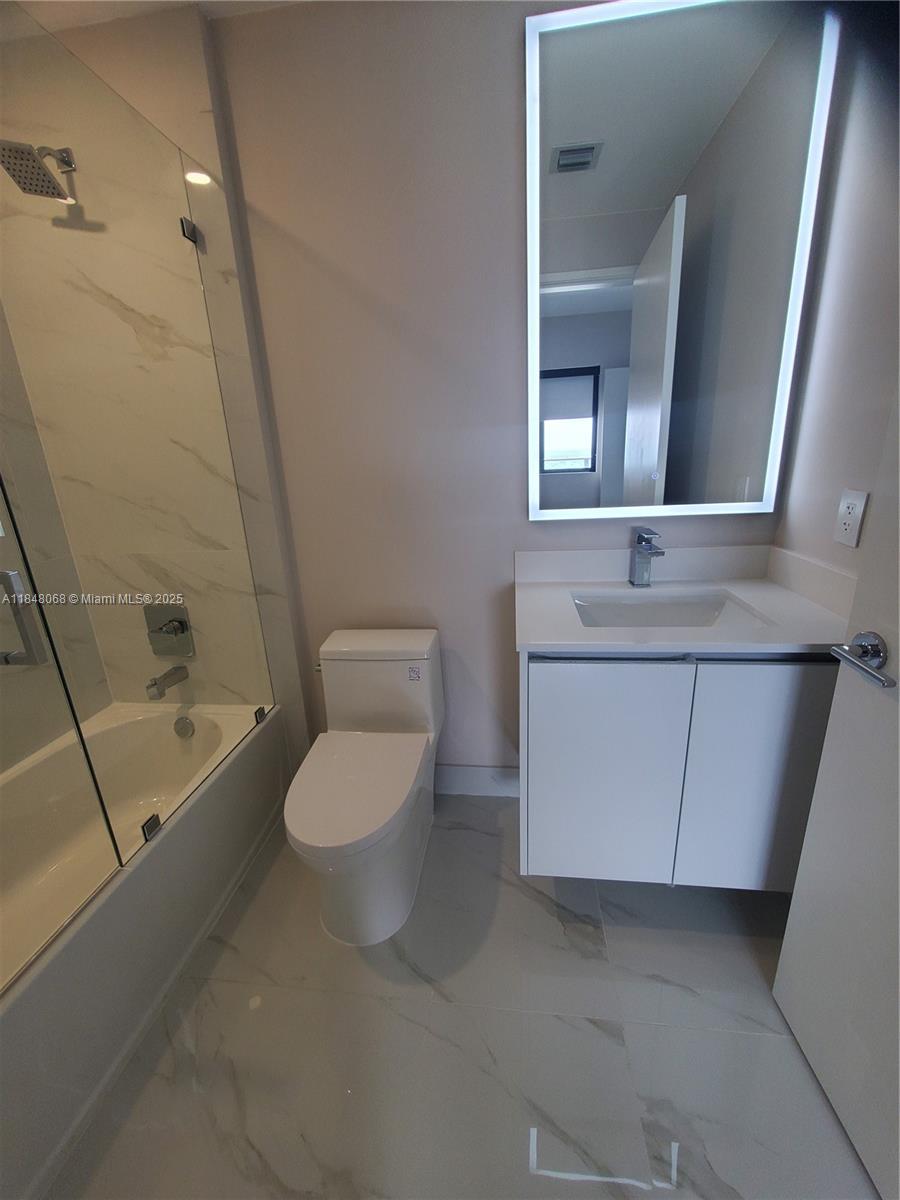 ARIA RESERVE - Residential Lease