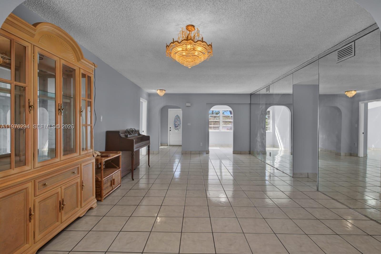 WESTWOOD LAKE 4TH ADDN - Residential