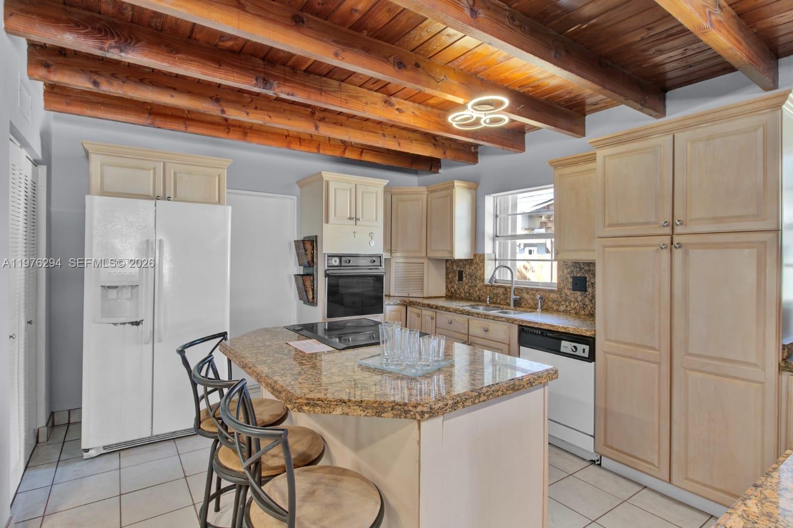 WESTWOOD LAKE 4TH ADDN - Residential