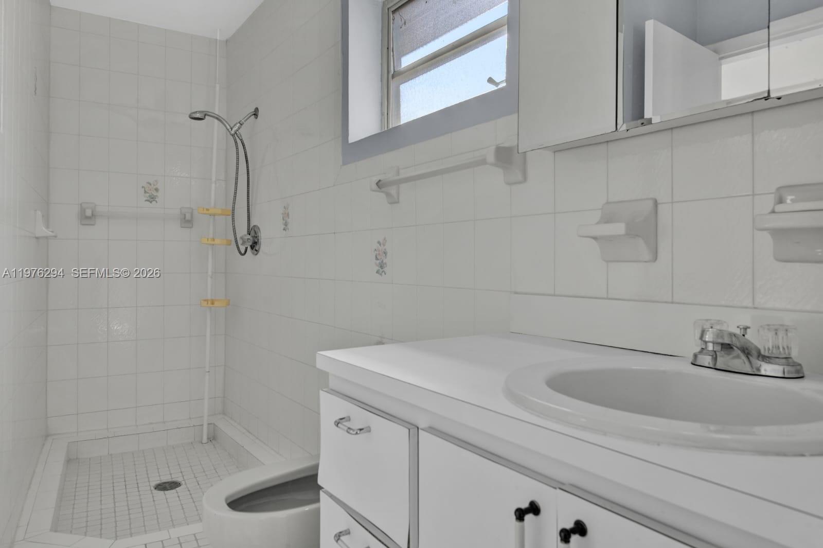 WESTWOOD LAKE 4TH ADDN - Residential