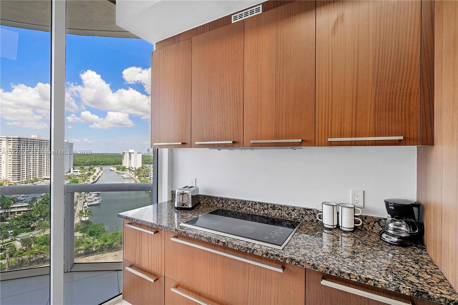 TDR TOWER III CONDO - Residential Lease